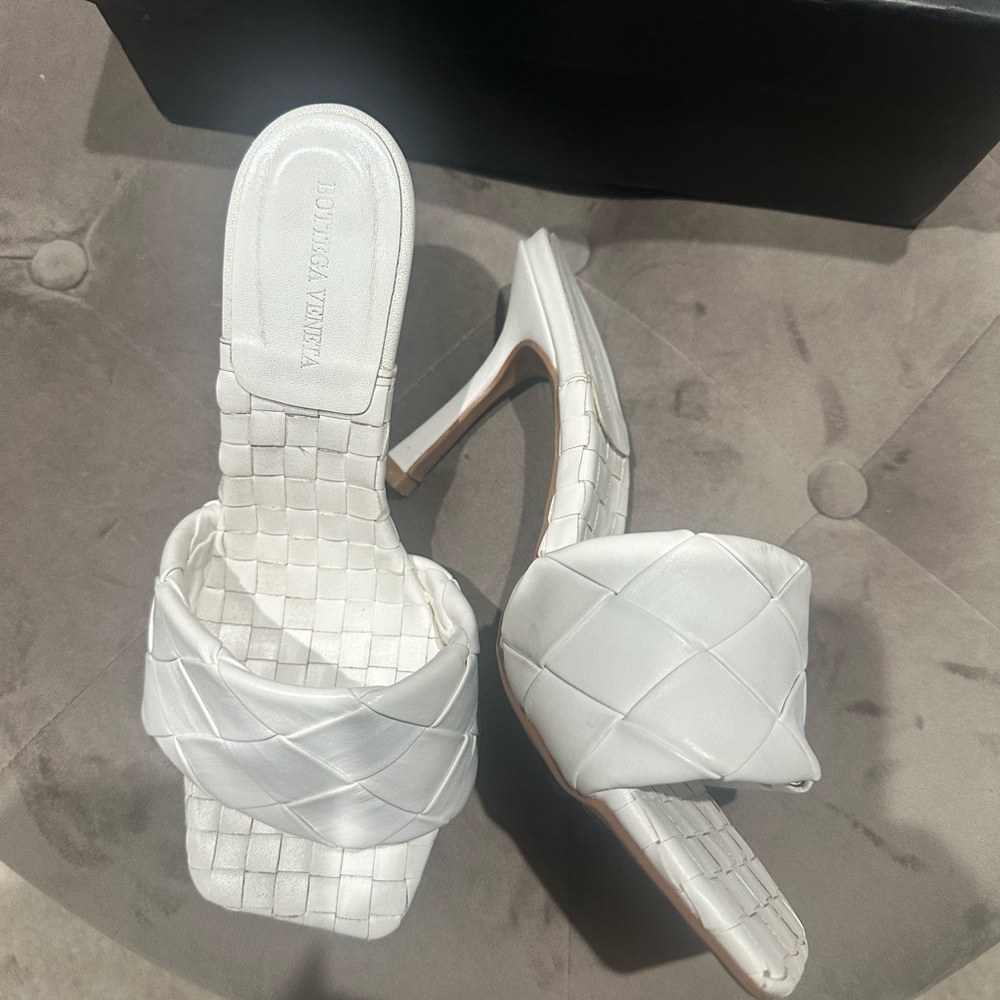 Bottega veneta white sandals